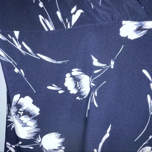 Blue Floral Chaps Blouse Sleeveless topv-neck - Picture 3 of 7